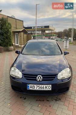 Volkswagen Golf  2004