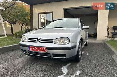 Volkswagen Golf 2002