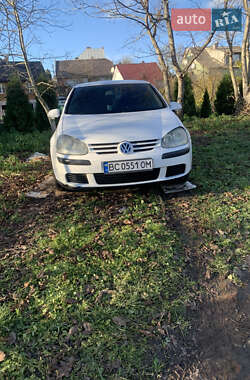 Volkswagen Golf  2004