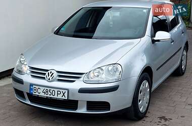 Volkswagen Golf 2004