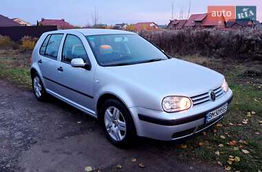 Volkswagen Golf  2002
