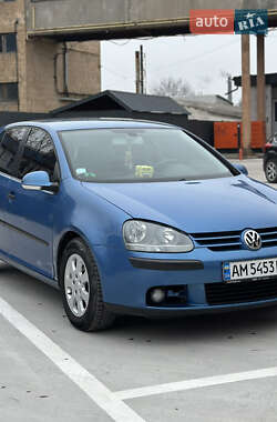 Volkswagen Golf  2004