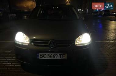 Volkswagen Golf 2004