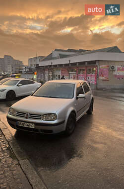 Volkswagen Golf 2002
