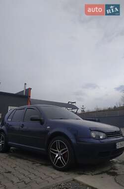 Volkswagen Golf  2002