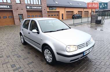 Volkswagen Golf  2002