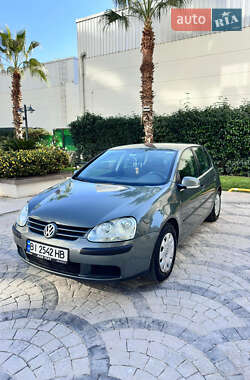 Volkswagen Golf  2004