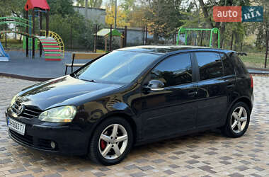 Volkswagen Golf  2004
