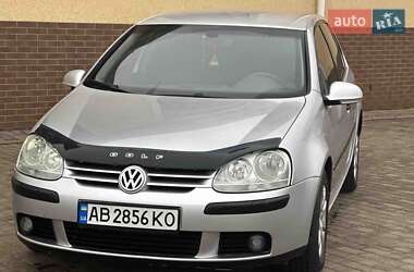 Volkswagen Golf  2004