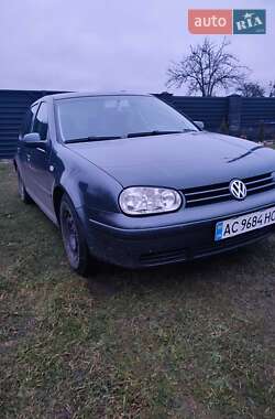 Volkswagen Golf  2003