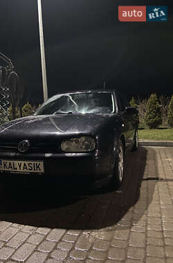 Volkswagen Golf  2003