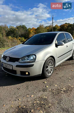Volkswagen Golf  2004