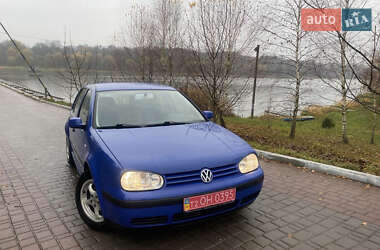 Volkswagen Golf 2001