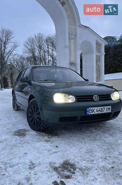 Volkswagen Golf  2001
