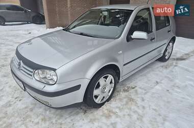 Volkswagen Golf  2002
