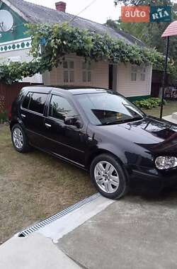 Volkswagen Golf  2002