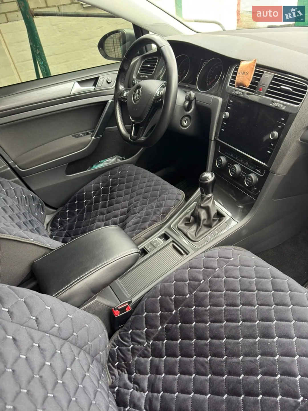 Volkswagen Golf 2018 VIN WVWZZZAUZJP601106 фото оголошення 12 з 47