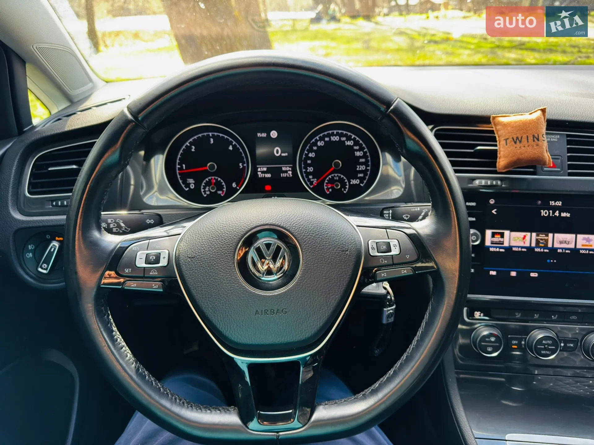 Volkswagen Golf 2018 VIN WVWZZZAUZJP601106 фото оголошення 25 з 47