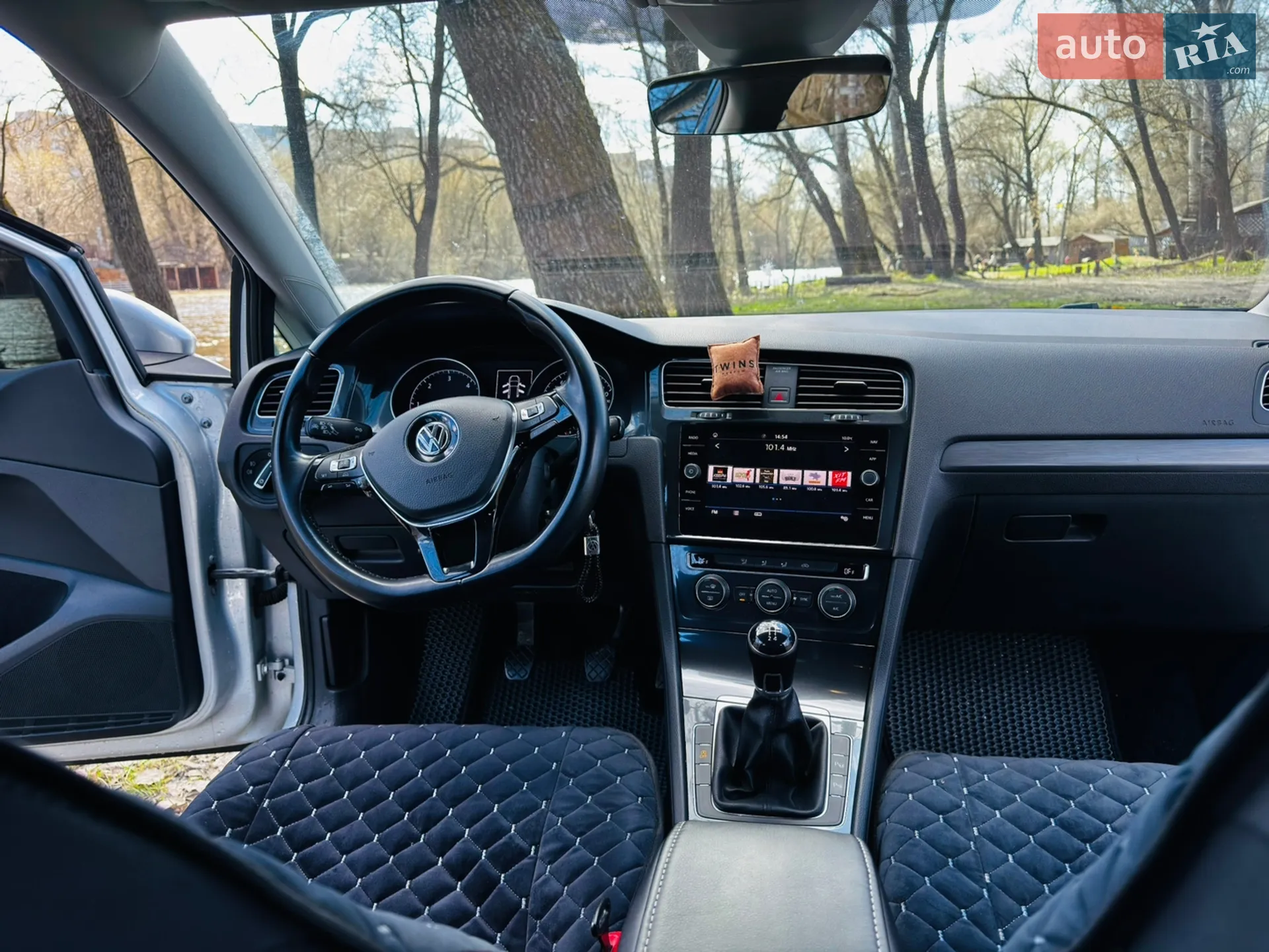 Volkswagen Golf 2018 VIN WVWZZZAUZJP601106 фото оголошення 36 з 47