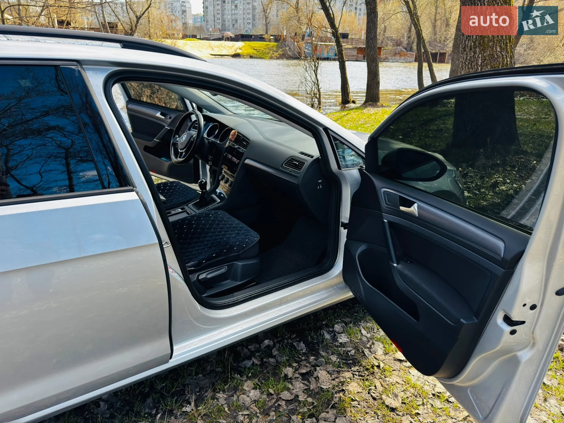Volkswagen Golf 2018 VIN WVWZZZAUZJP601106 фото оголошення 38 з 47