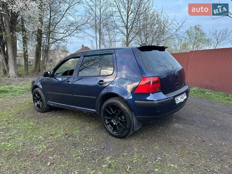 Volkswagen Golf 2003