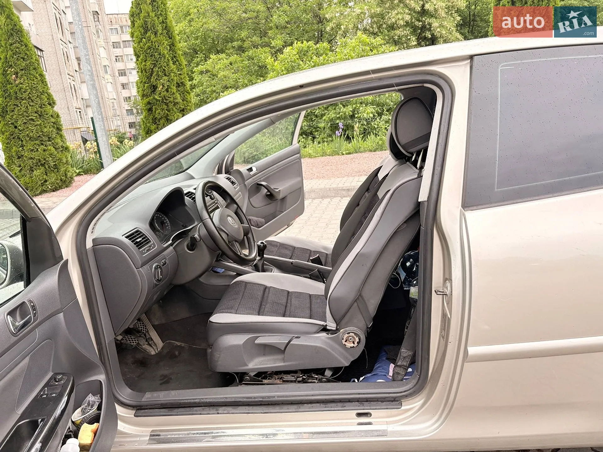 Volkswagen Golf 2004 VIN WVWZZZ1KZ4W134327 фото оголошення 32 з 49