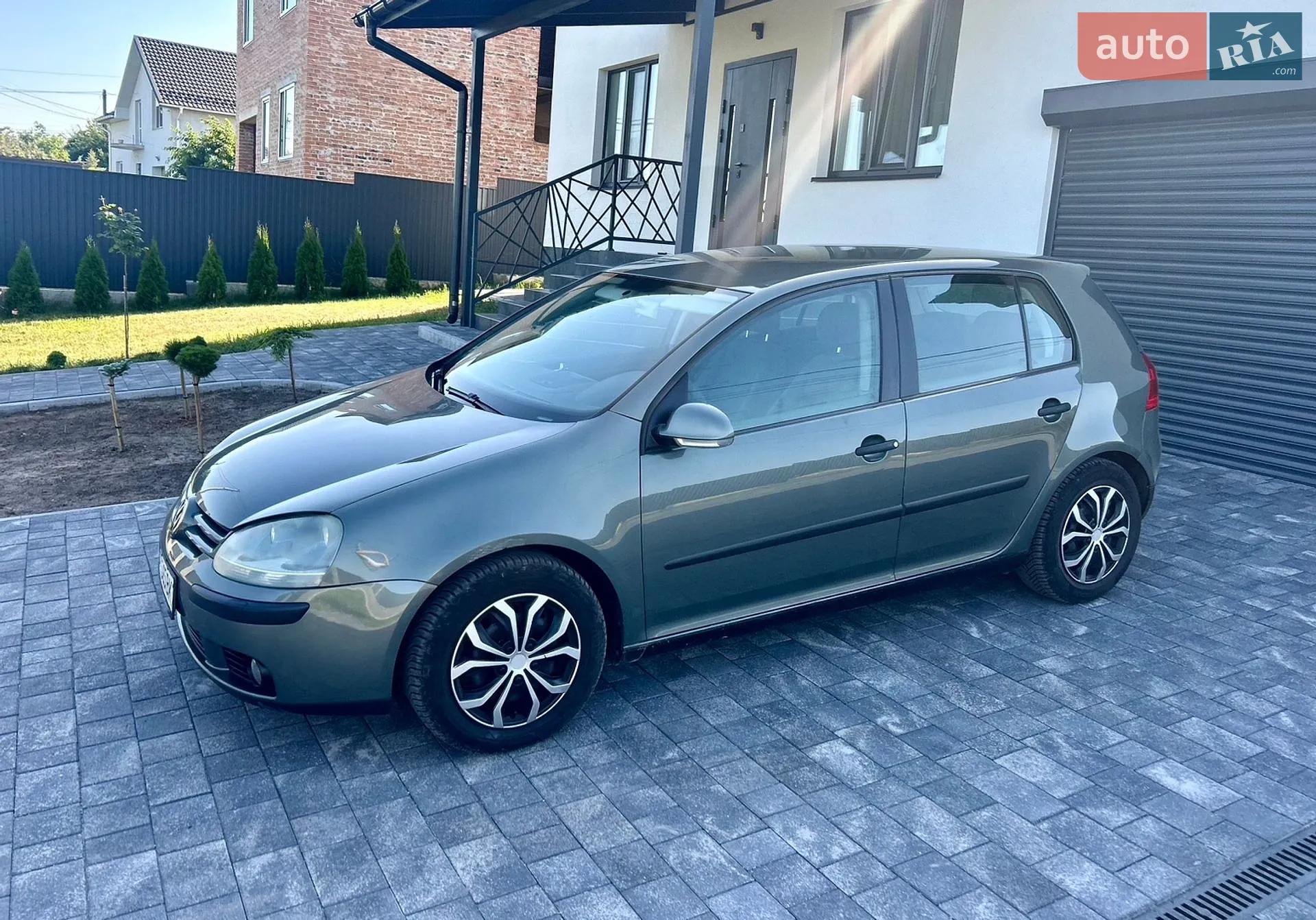 Volkswagen Golf 2004 VIN WVWZZZ1KZ4W105328 фото оголошення 8 з 42