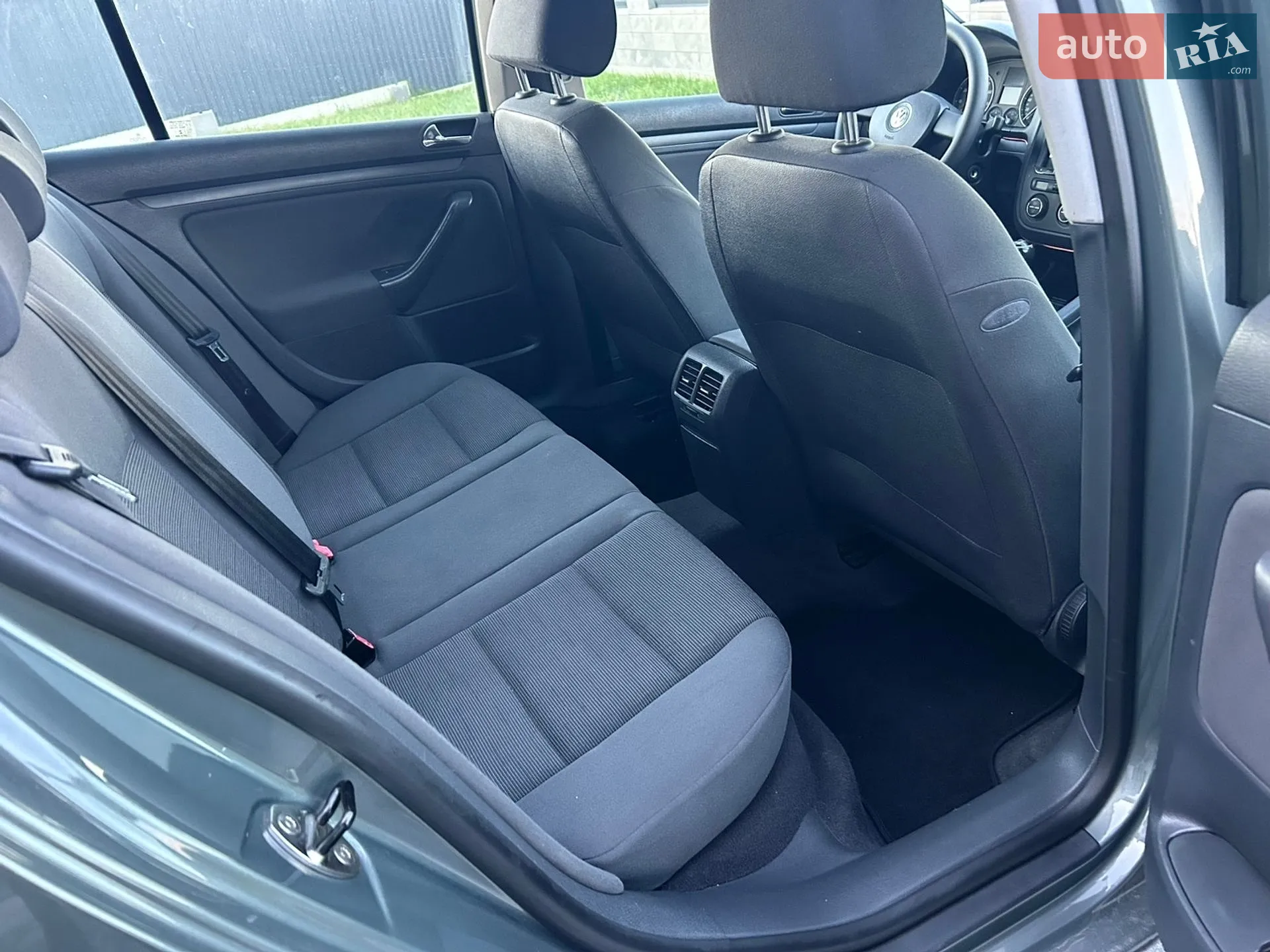 Volkswagen Golf 2004 VIN WVWZZZ1KZ4W105328 фото оголошення 23 з 42