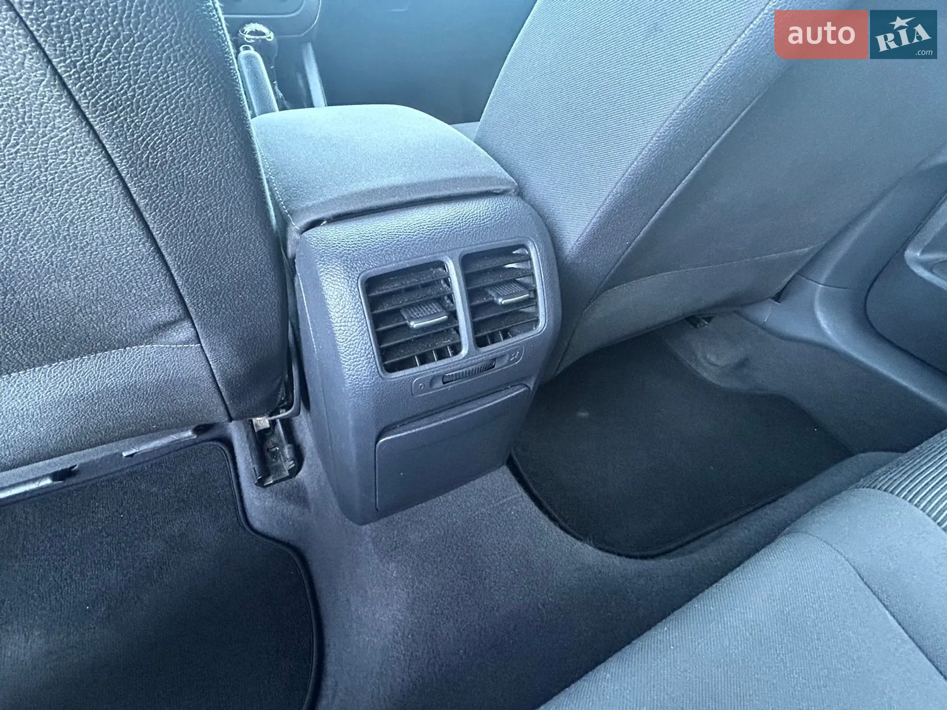 Volkswagen Golf 2004 VIN WVWZZZ1KZ4W105328 фото оголошення 30 з 42