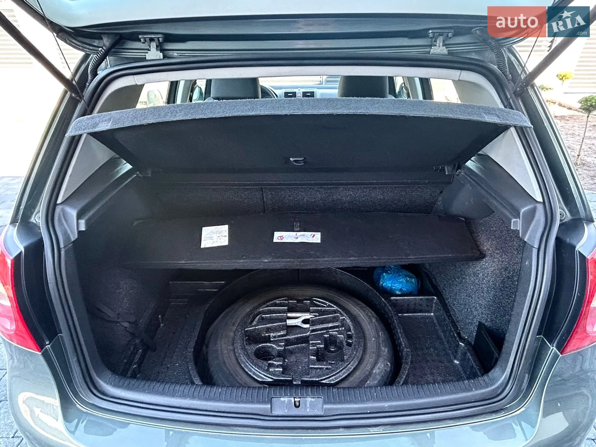 Volkswagen Golf 2004 VIN WVWZZZ1KZ4W105328 фото оголошення 36 з 42