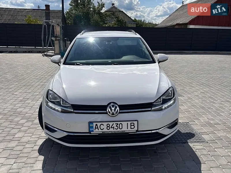 Volkswagen Golf