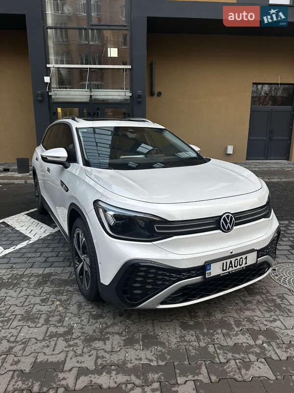 Позашляховик / Кросовер Volkswagen ID.6 Crozz