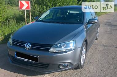 Volkswagen Jetta  2011
