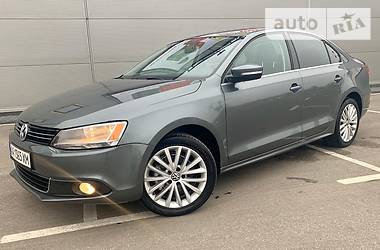 Volkswagen Jetta SEL 2012