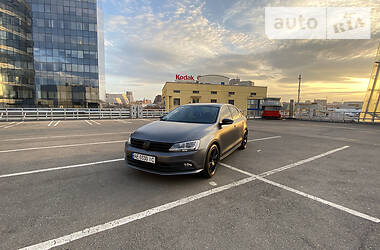 Volkswagen Jetta TDI Official 2016