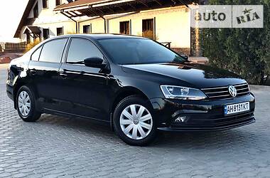 Volkswagen Jetta  2016