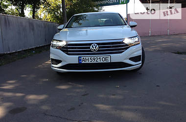 Volkswagen Jetta  2018