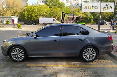 Volkswagen Jetta  2012