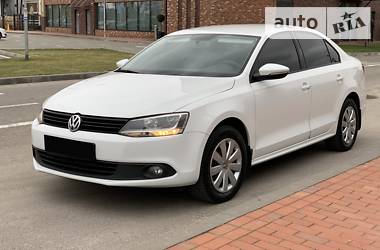 Volkswagen Jetta OFFICIAL 2.0TDI 2014