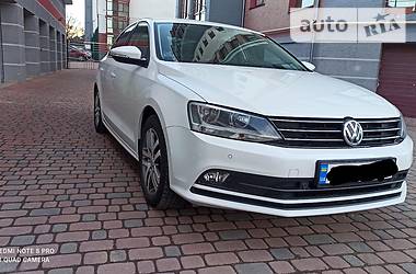 Volkswagen Jetta  2016