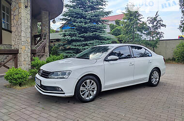 Volkswagen Jetta Premium 2016