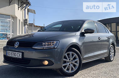 Volkswagen Jetta  2012