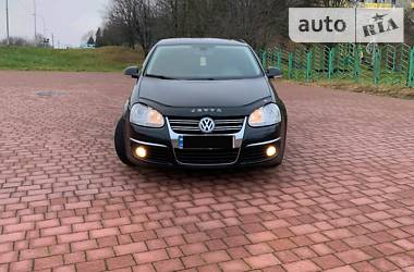 Volkswagen Jetta  2010