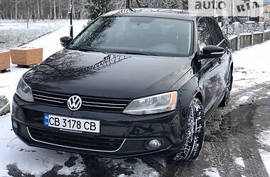 Volkswagen Jetta SEL   2013