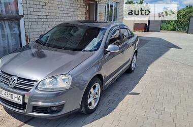 Volkswagen Jetta  2008