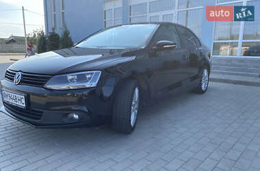 Volkswagen Jetta  2012