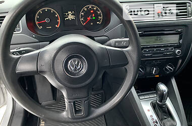 Volkswagen Jetta  2011