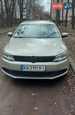 Volkswagen Jetta  2013