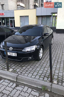 Volkswagen Jetta  2012