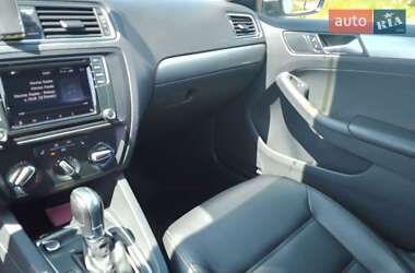 Volkswagen Jetta  2016